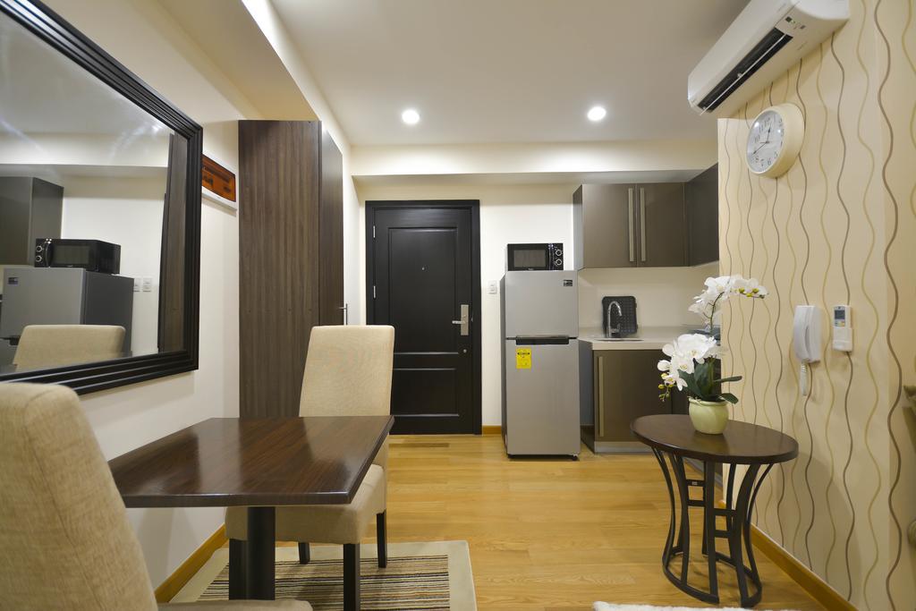 Milano Versace Suites Makati City Exterior foto